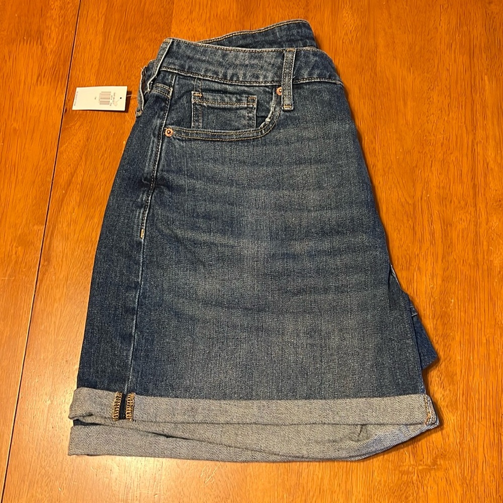 Old Navy High Rise Curvy OG Straight Shorts Sz 14 with Secret Smooth Pockets